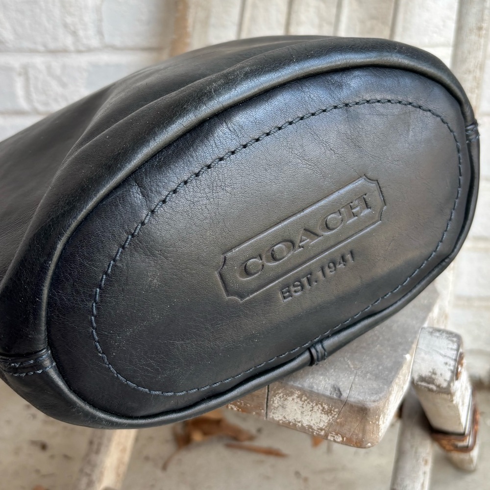 Deep Navy Coach 11422 Bleeker Tattersall bucket Leather Y2K w/ Disney’s bag tag - Picture 5 of 9